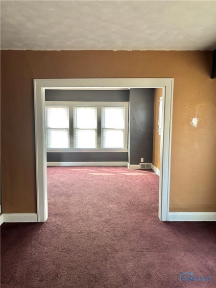 Building Photo - 2310 W Sylvania Ave