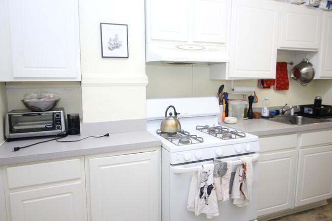 Foto del edificio - 3209 Guilford Ave
