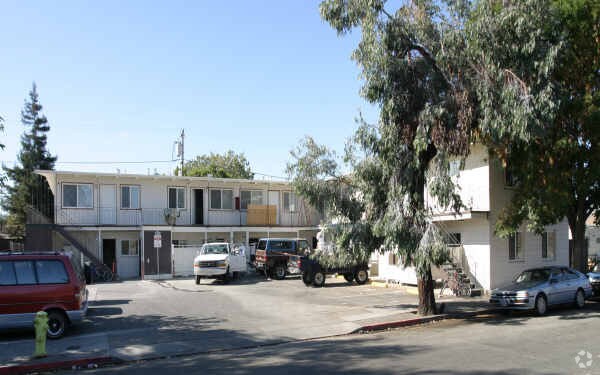 Foto del edificio - 3730 Rolison Rd