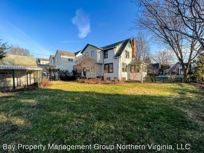 Foto del edificio - 3 br, 3 bath House - 2717 Franklin Rd N