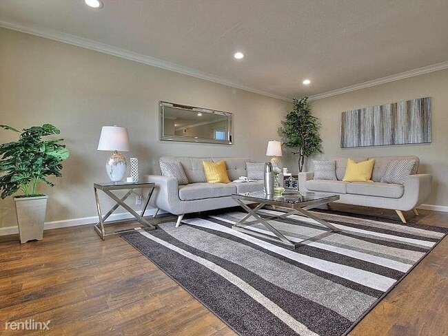 Building Photo - 659 Starlite Way