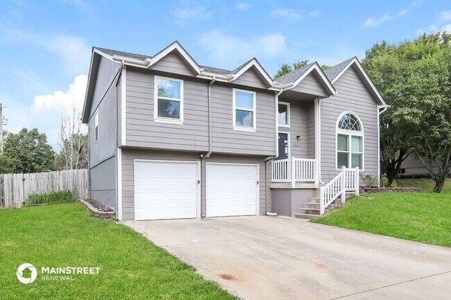 Foto del edificio - 8804 Golden Ln