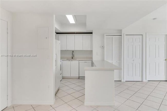 Building Photo - 3500 Coral Wy