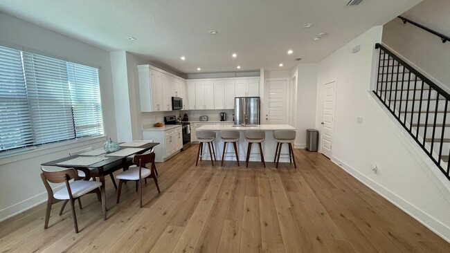Building Photo - WINTER PARK - 3/2.5  Luxury Townhome Close...