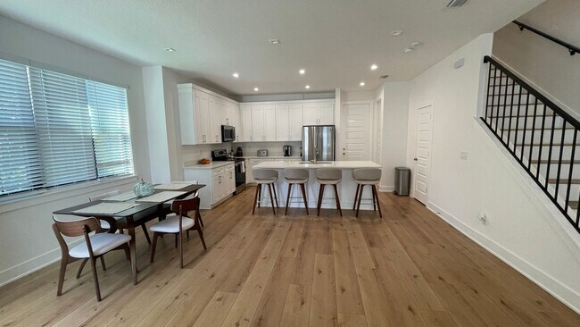 Foto del edificio - WINTER PARK - 3/2.5  Luxury Townhome Close...