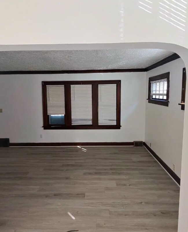 Foto del edificio - Newly Renovated Pet-Friendly 3-Bedroom Hom...