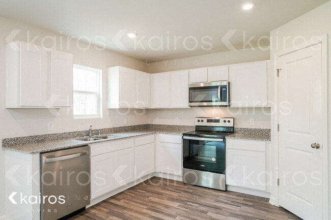 Building Photo - 2542 Kimball Pl SE
