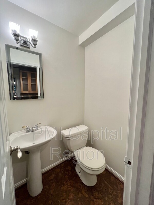 Foto del edificio - 5303 Wakefield Rd