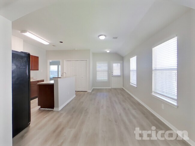 Building Photo - 21455 Wilona Way