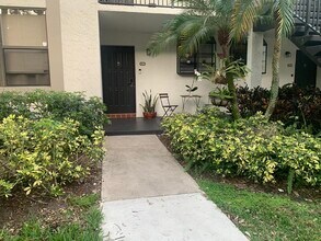 Building Photo - 1256 S Military Trail