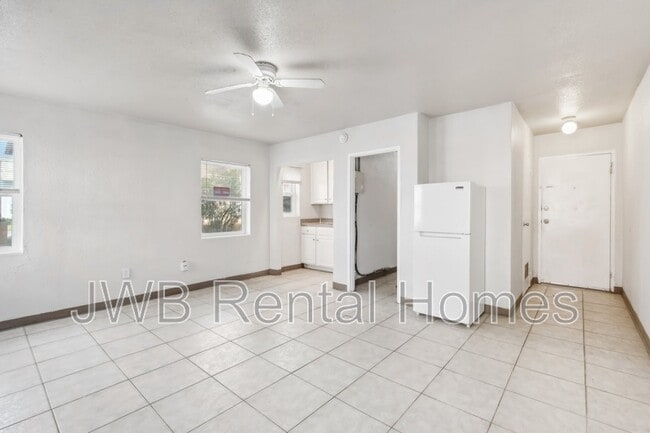 Foto del edificio - 222 16th Ave N