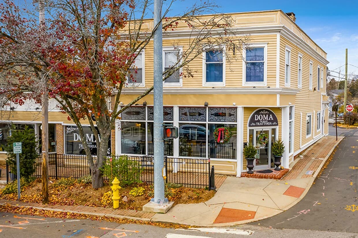 Building Photo - 562-576 Main LLC