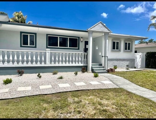 Foto del edificio - 15925 NE 18th Ave