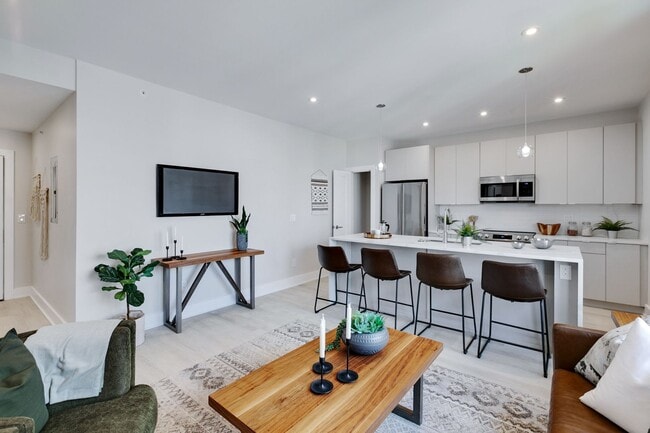 Interior Photo - The Maven