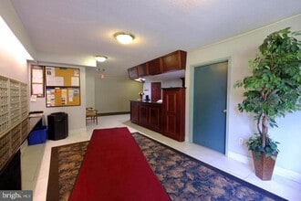 Building Photo - 2059 Huntington Ave