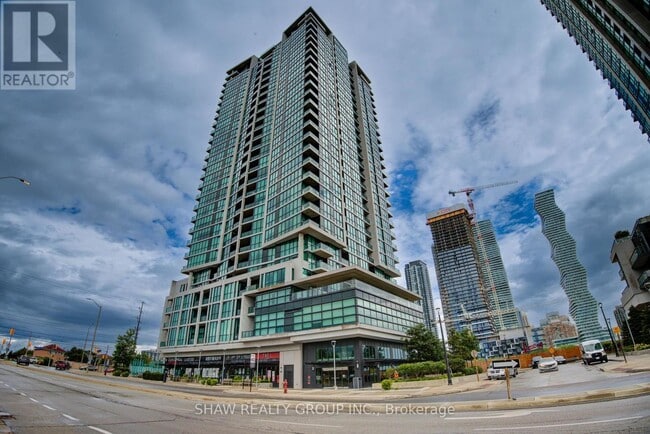 Building Photo - 3985-3985 Grand Park Dr