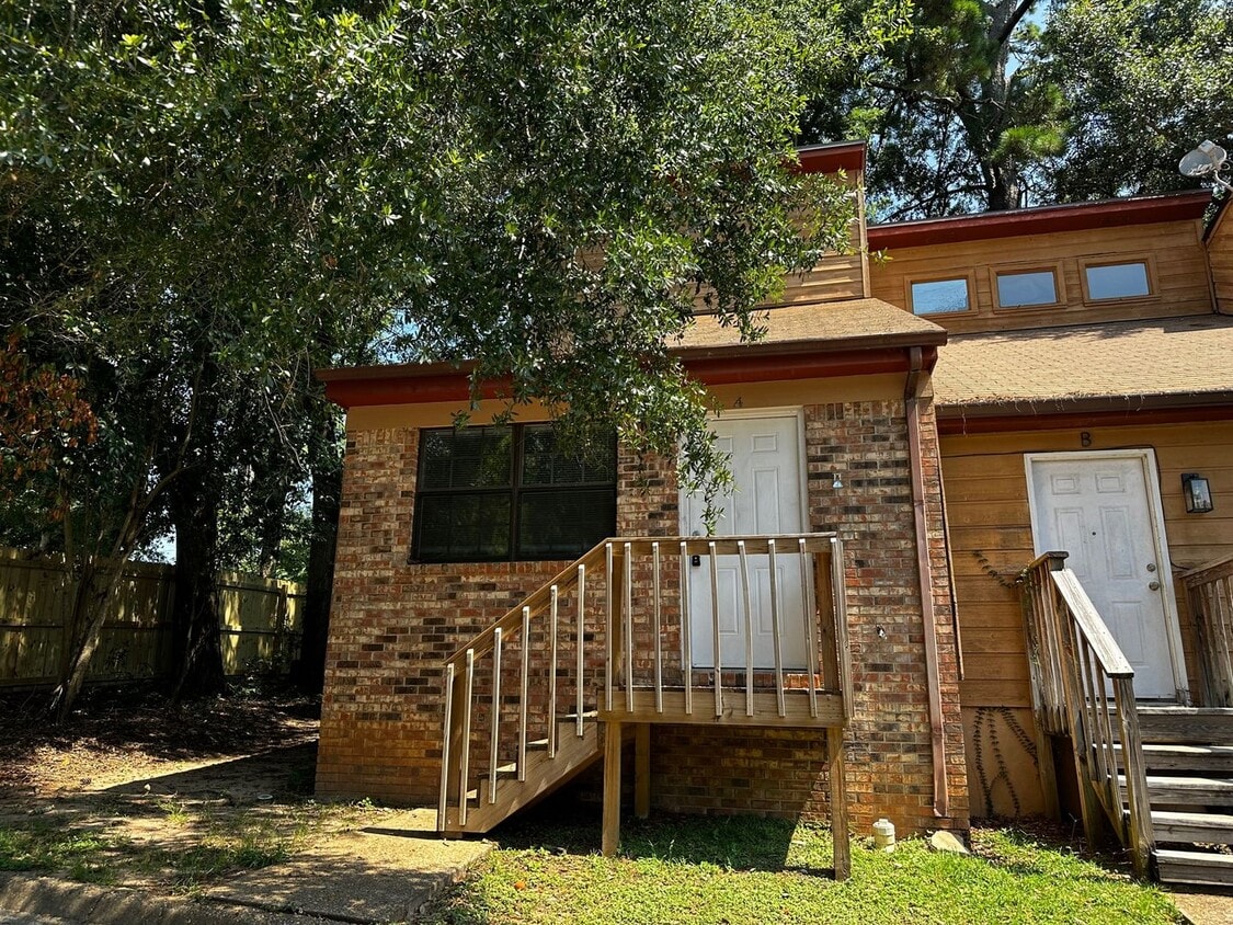 Photo - 1828-A Jackson Bluff Road- Great Student Apartment Indian Oaks West