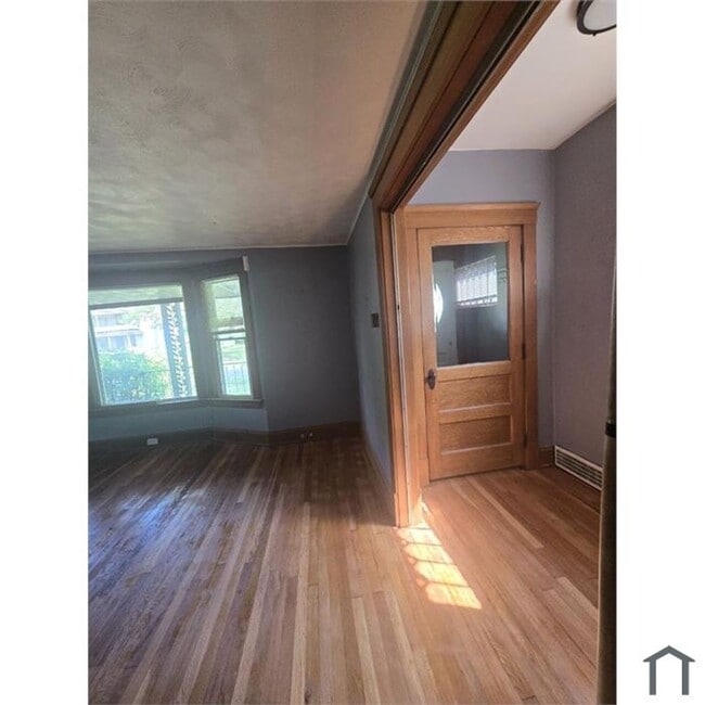 Building Photo - 13702 Rugby Rd