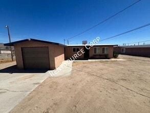 Building Photo - 1379 Riverside Dr