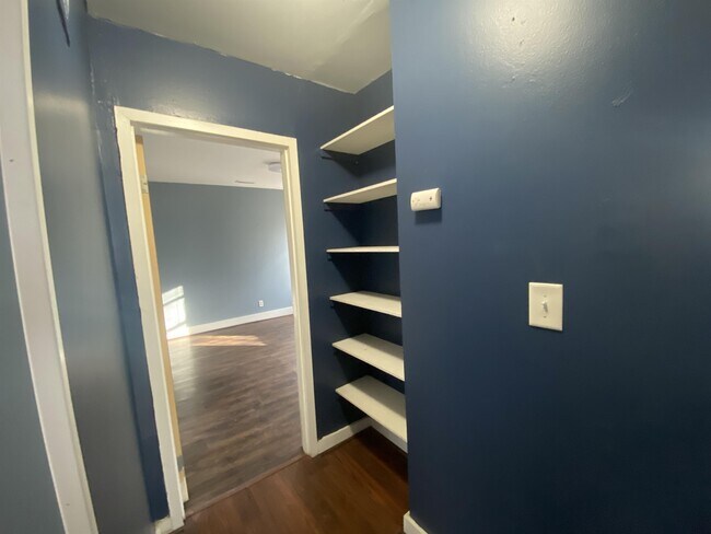 Foto del edificio - 2517 Moundview Dr