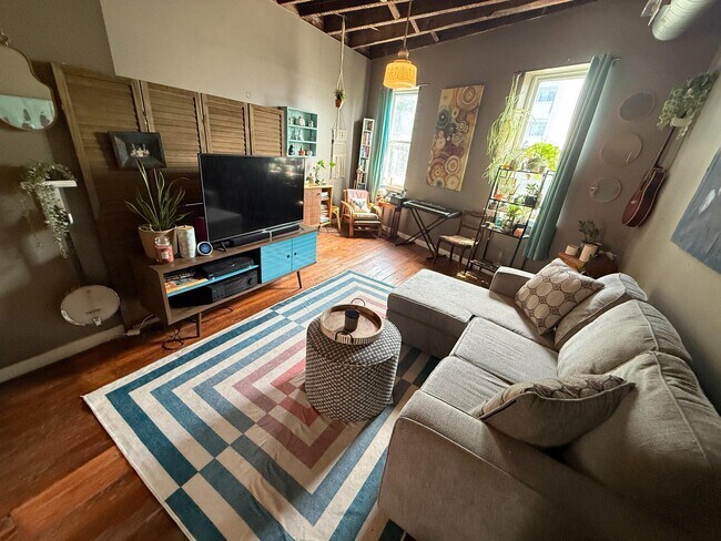 Foto del edificio - 209 W Girard Ave