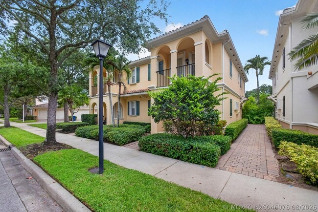 Building Photo - 213 Barcelona Dr