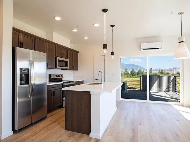 Building Photo - 2430 Tschache Ln