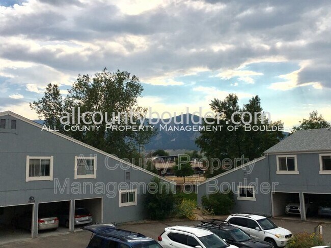 Building Photo - 4160 Monroe Dr