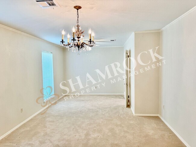 Foto del edificio - 5740 Lakemont Dr