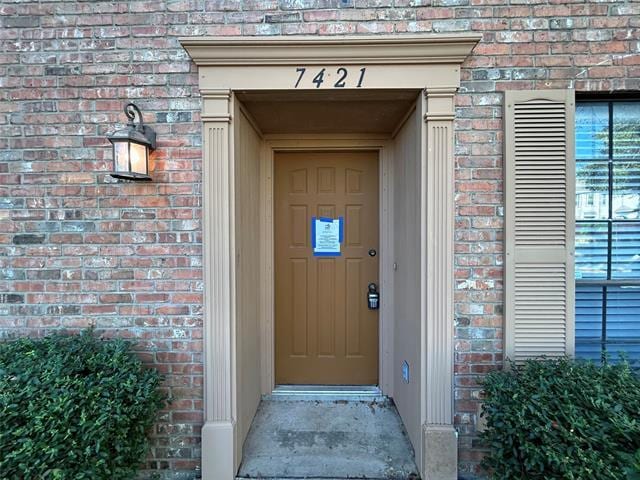 Foto principal - 7421 Kingswood Dr