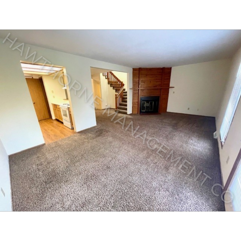 Primary Photo - 3 Bed 3.5 Bath Foxfire Townhouse with 2 Ca...