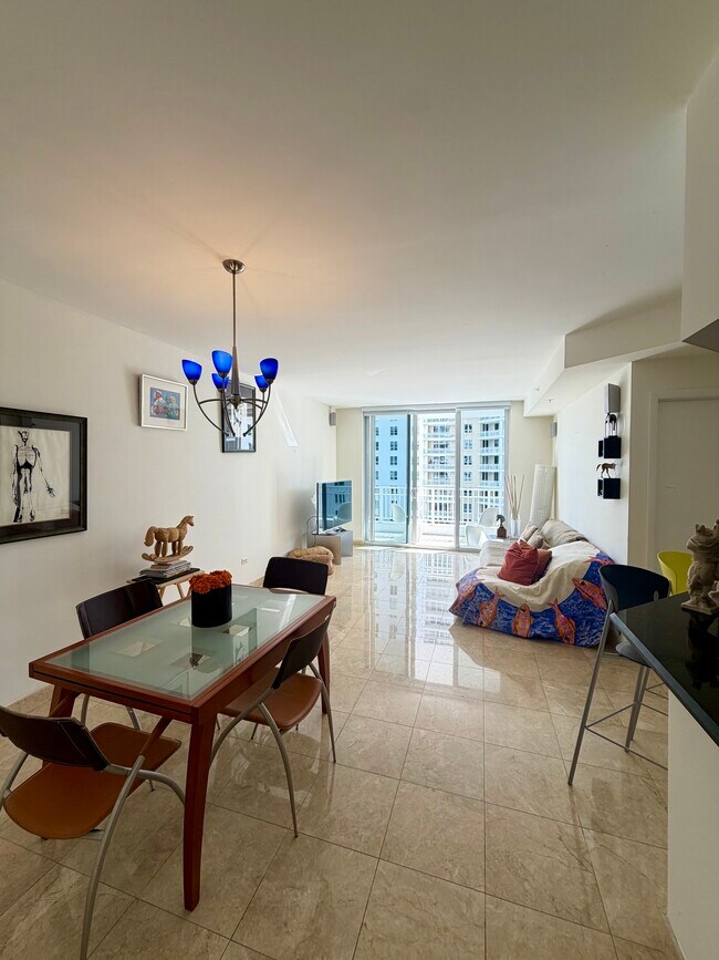 Foto del edificio - 801 Brickell Key Blvd