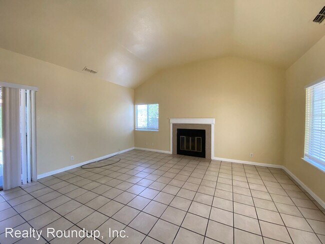 Building Photo - 3 br, 2.5 bath House - 7668 Countryfield Dr