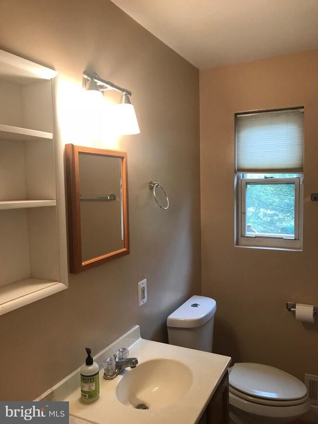 Building Photo - 8701 Brierly Ct