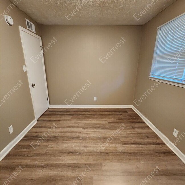 Foto del edificio - 4371 Springwood Terrace