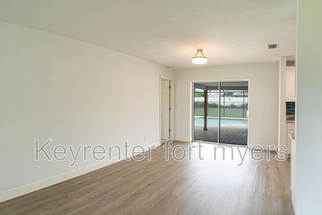 Foto del edificio - 911 SE 19th St