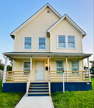 Building Photo - 3007 Wade Ave