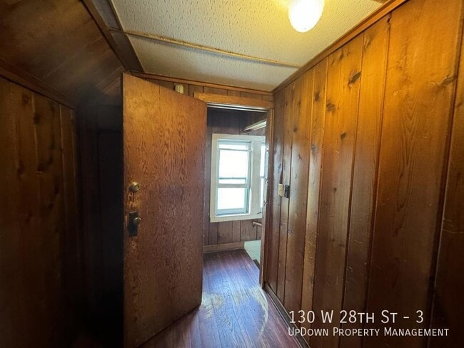 Building Photo - 130 W 28th St