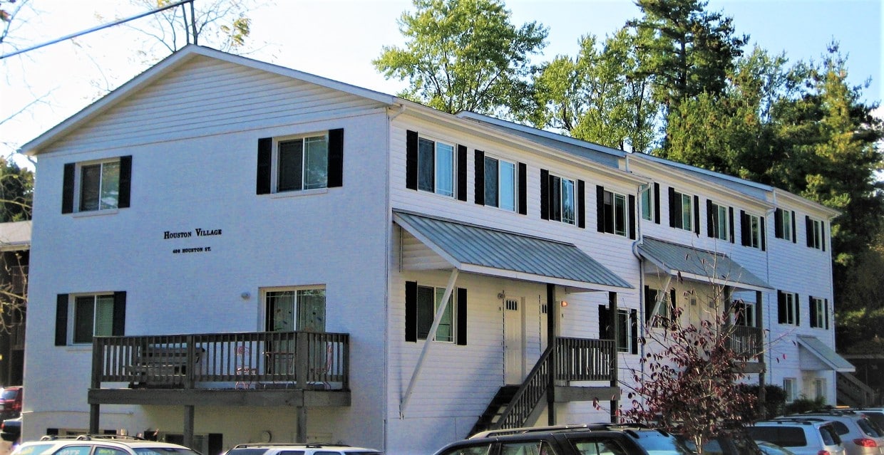 Primary Photo - 400 S Main St