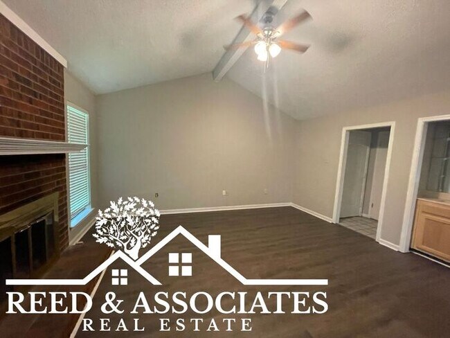 Building Photo - *JUST REDUCED* FALL MOVE-IN SPECIAL