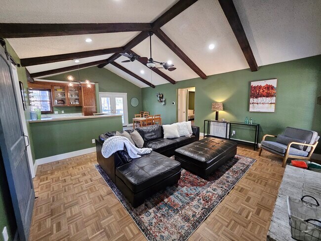 Foto del edificio - 54 Westpine Ct