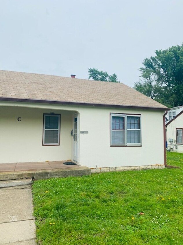 Primary Photo - Well-Kept Duplex