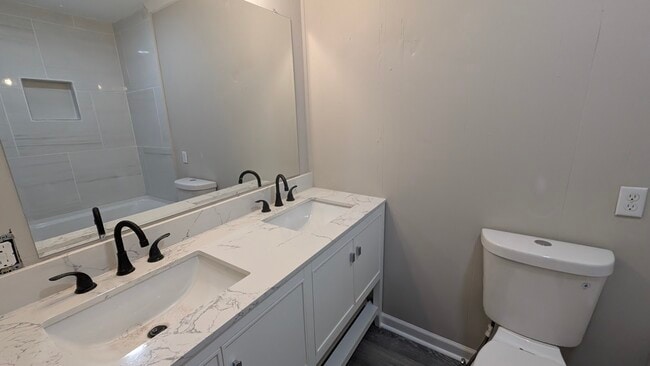 Building Photo - 1110 Creekwood Dr