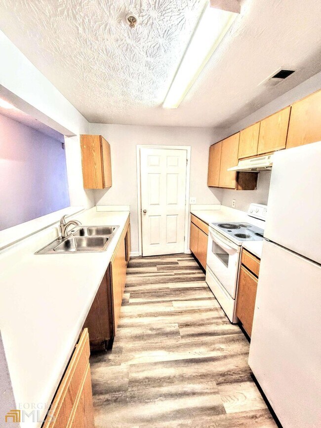 Building Photo - 3101 Fairington Ridge Cir