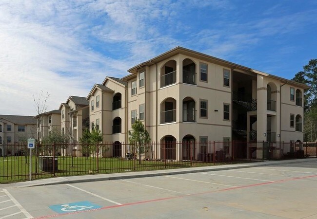 Building Photo - 425 McCaleb Rd