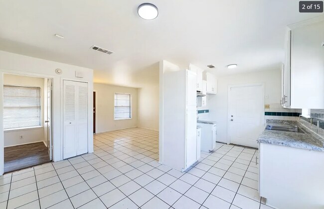 Foto del edificio - 107 Oak Valley Dr