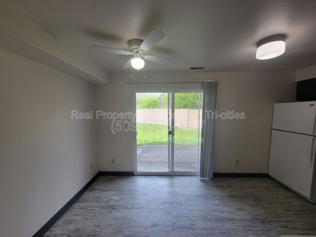 Foto del edificio - 140 Van Giesen St