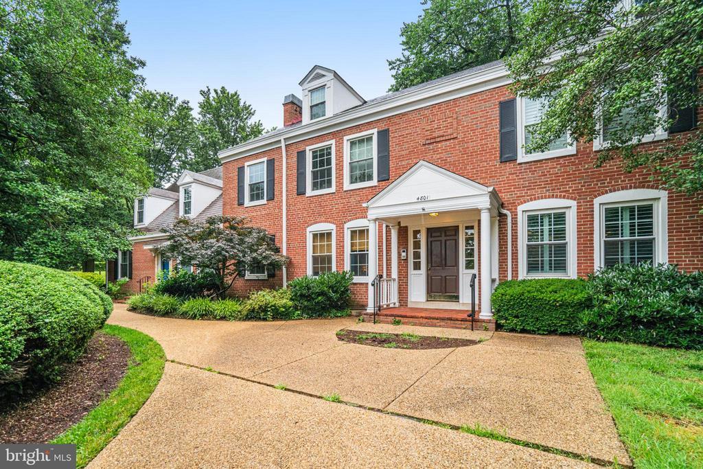 Foto principal - 4801 31st St S
