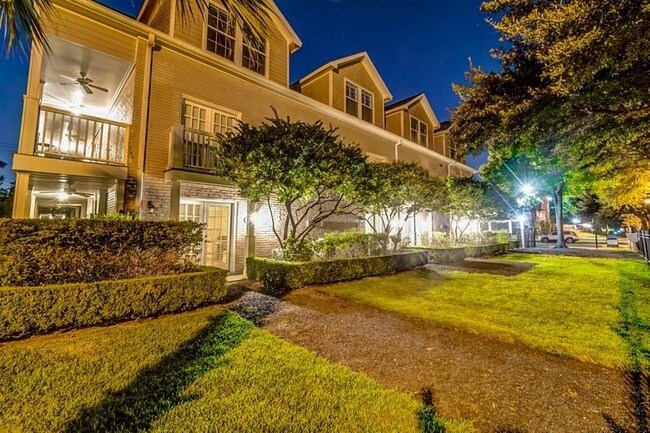 Foto del edificio - 1621 Heights Blvd