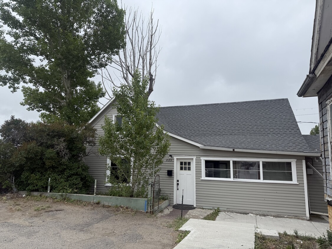 Outside of home - 825 Highland Ave